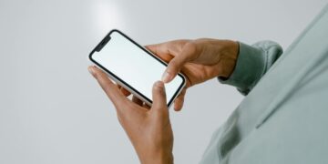 Kiedy powiadomienia SMS są skuteczniejsze od powiadomień push i e-mail? - Wiadomości Kiedy powiadomienia SMS są skuteczniejsze od powiadomień push i e-mail?