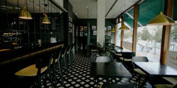 Geometria gościnności, czyli aranżacja przestrzeni z użyciem stolików kawiarnianych i restauracyjnych - Wiadomości Geometria gościnności, czyli aranżacja przestrzeni z użyciem stolików kawiarnianych i restauracyjnych